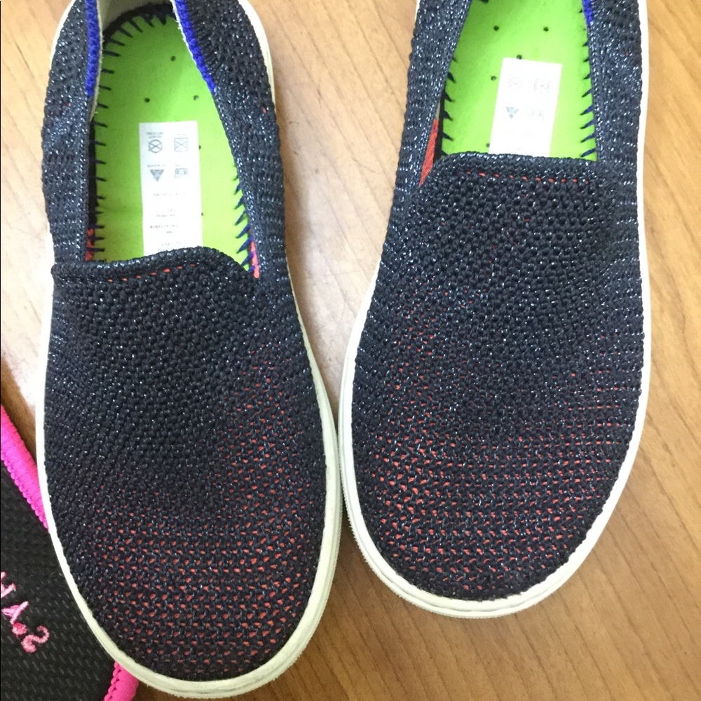 Rothys Metallic Lattice Stitch Kids Sneakers Sz 11